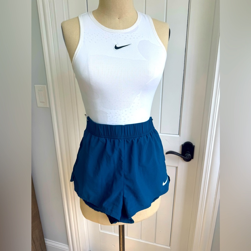 Nike women’s tennis 🎾 outfit size XS